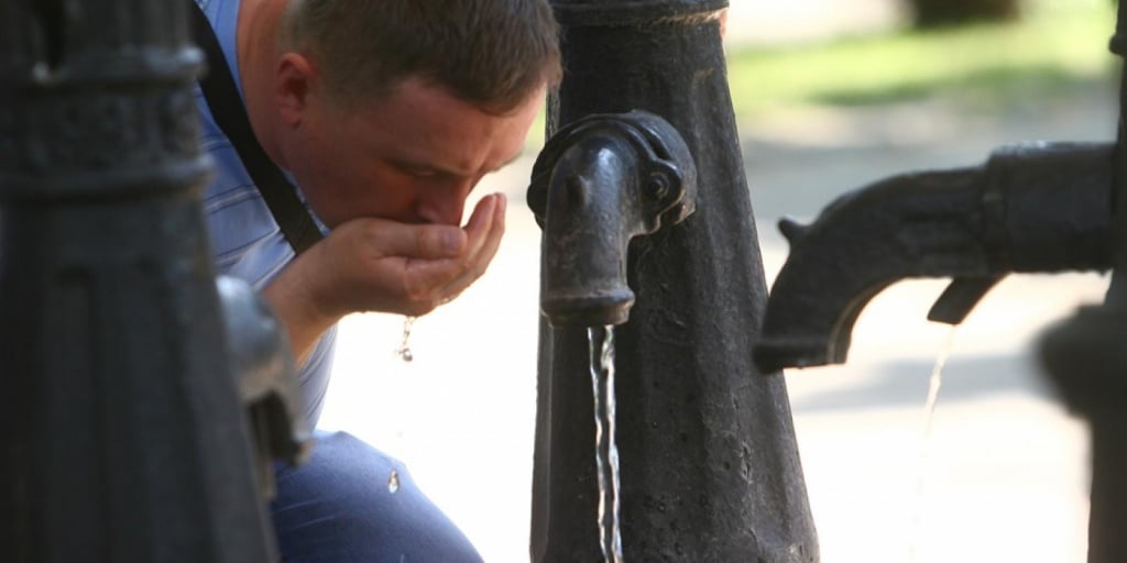 Вода з бюветів