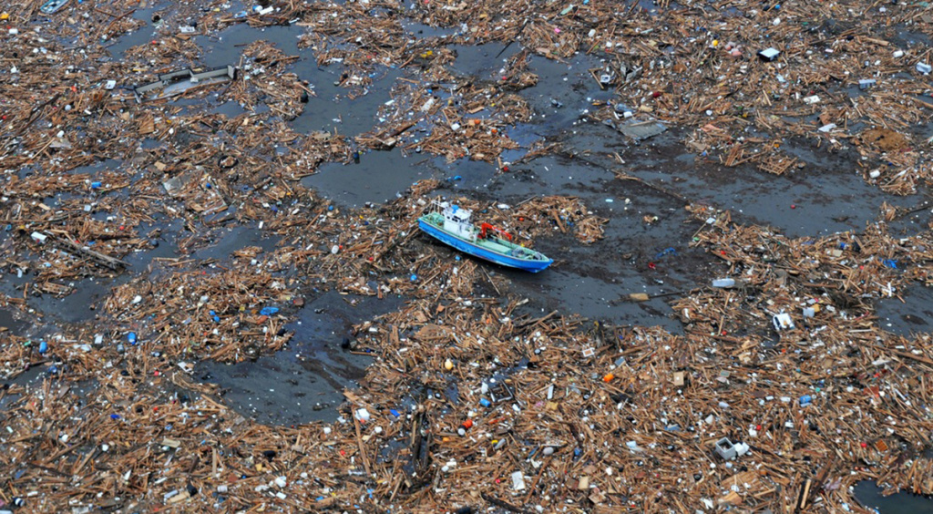 Plastic island in pacific island Plastic island in pacific island